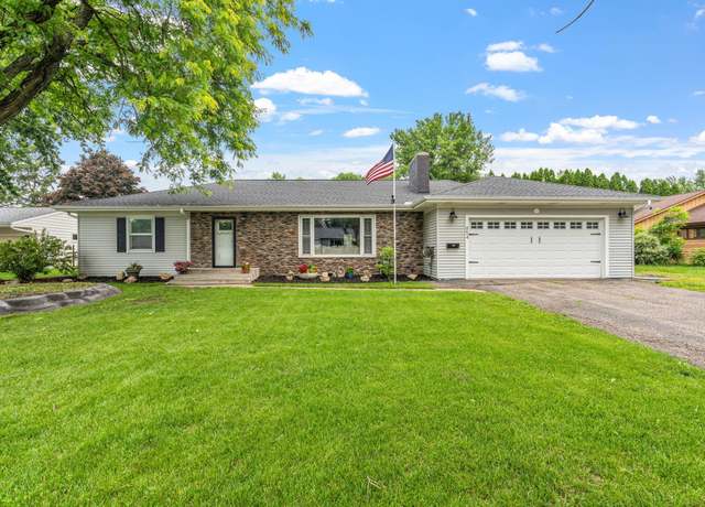 Property at 854 Fairfield Rd, New Richmond, WI 54017, 4 beds, 2 baths