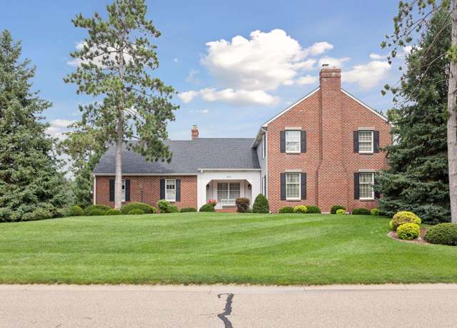 Property at 8160 Emerald Ln, Woodbury, MN 55125, 4 beds, 4 baths