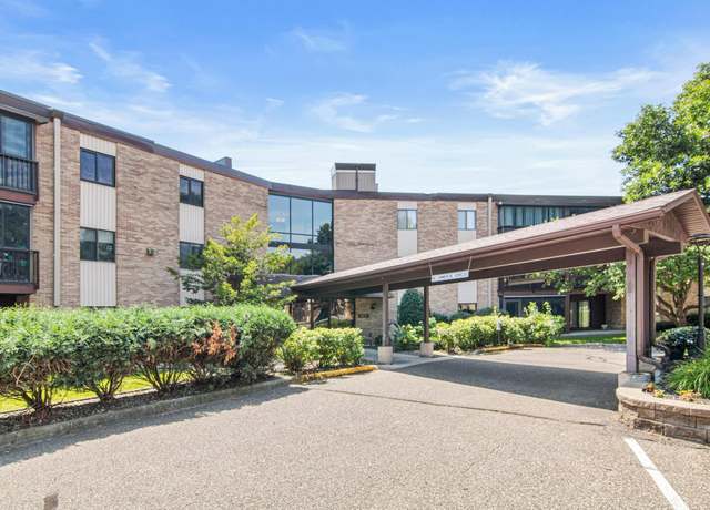 Property at 2670 Oxford St N #230, Roseville, MN 55113, 1 bed, 1 bath