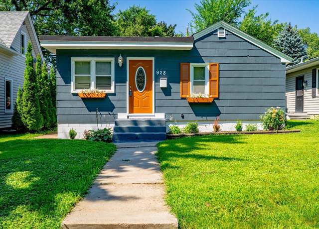 Property at 928 8th Ave S, South Saint Paul, MN 55075, 2 beds, 2 baths
