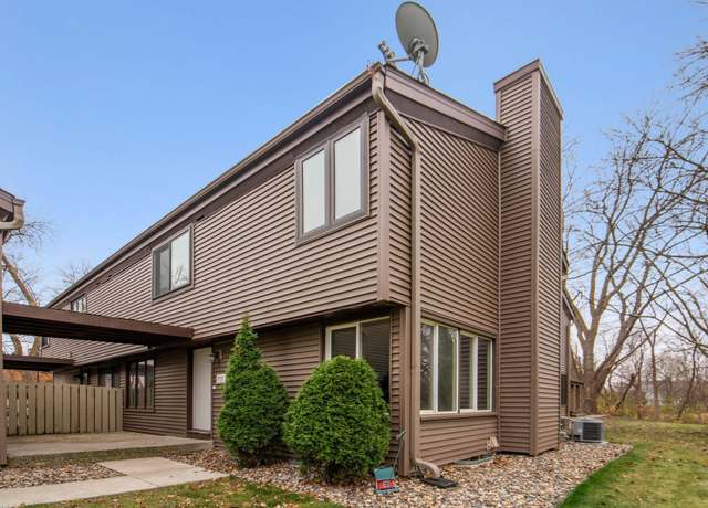 Property at 112715 Hundertmark Rd, Chaska, MN 55318, 3 beds, 2 baths