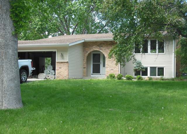 Property at 5008 81st Ln N, Brooklyn Park, MN 55443, 4 beds, 2 baths