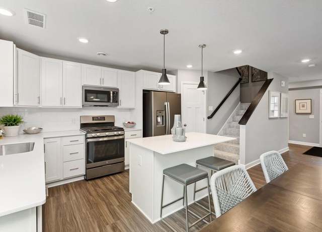 Property at 21633 Magnolia Way, Farmington, MN 55024, 3 beds, 3 baths