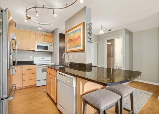 Property at 2800 Hamline Ave N #121, Roseville, MN 55113, 1 bed, 1 bath