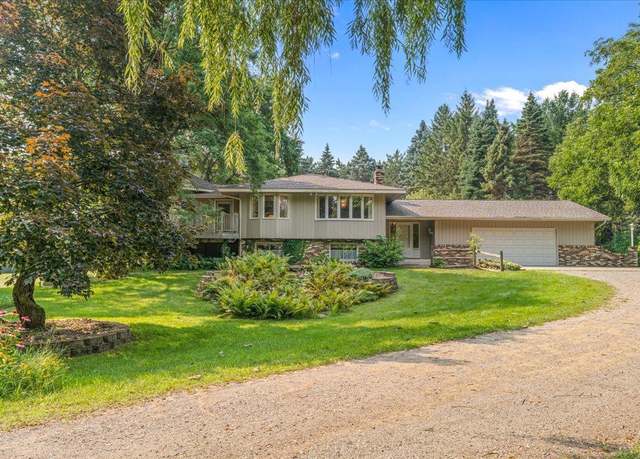 Property at 1554 Holly Dr E, Lino Lakes, MN 55038, 5 beds, 4 baths