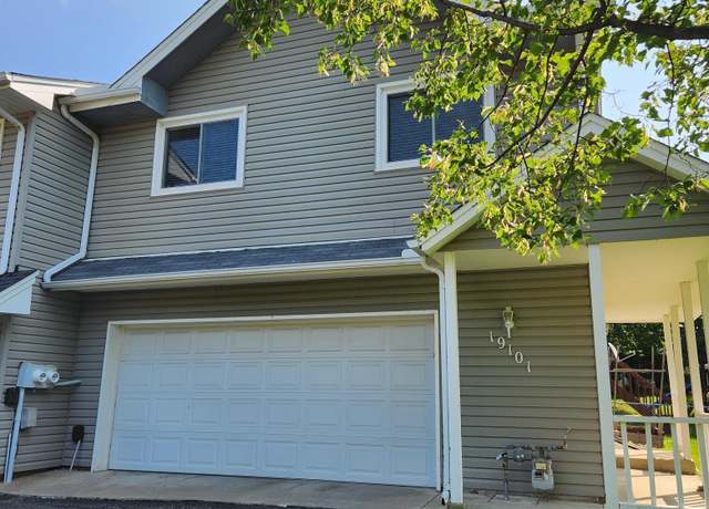 Property at 19101 Twilight Trl, Eden Prairie, MN 55346, 3 beds, 2 baths