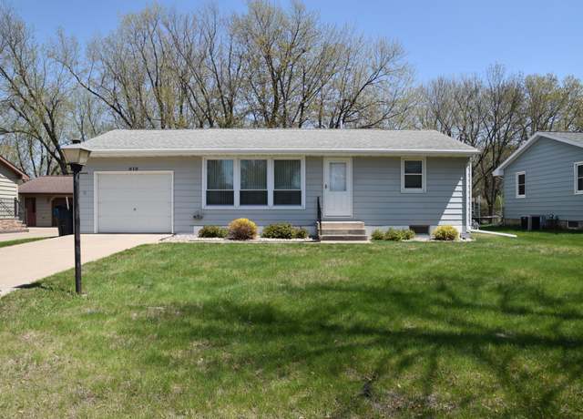 Property at 619 Ash Rd, Worthington, MN 56187, 2 beds, 2 baths