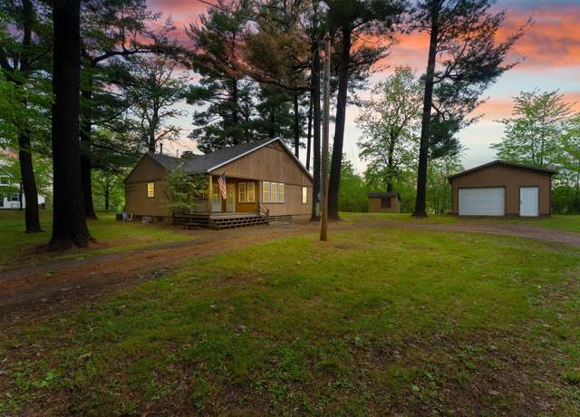 Property at 423 Cypress Ave N, Braham, MN 55006, 2 beds, 1 bath