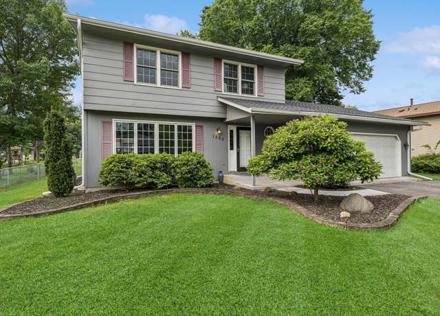 Property at 1260 Burke Ave W, Roseville, MN 55113, 3 beds, 3 baths