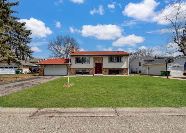 Property at 4534 Oakhurst Ave, Vadnais Heights, MN 55127, 4 beds, 2 baths