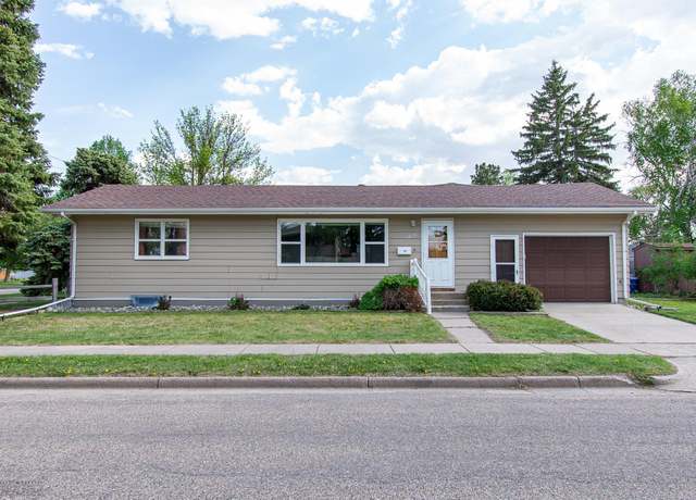 Property at 1613 13th Ave N, Moorhead, MN 56560, 3 beds, 2 baths