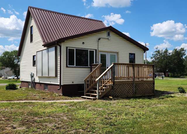 Property at 1402 3rd St NE, Staples, MN 56479, 2 beds, 1 bath
