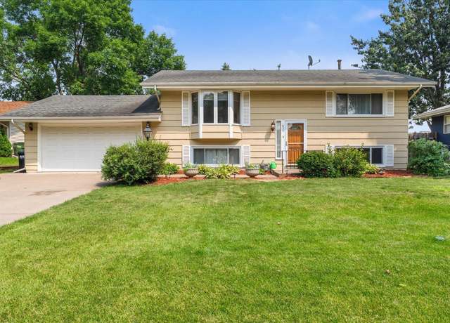 Property at 657 Mccallum Dr, New Brighton, MN 55112, 3 beds, 2 baths