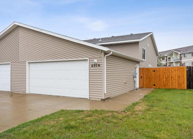 Property at 2516 Amber Valley Ct S, Fargo, ND 58104, 3 beds, 2 baths