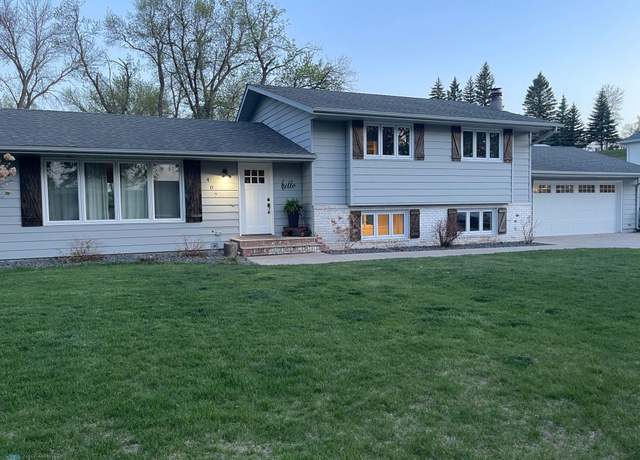 Property at 407 2nd Ave W, Lisbon, ND 58054, 5 beds, 3 baths