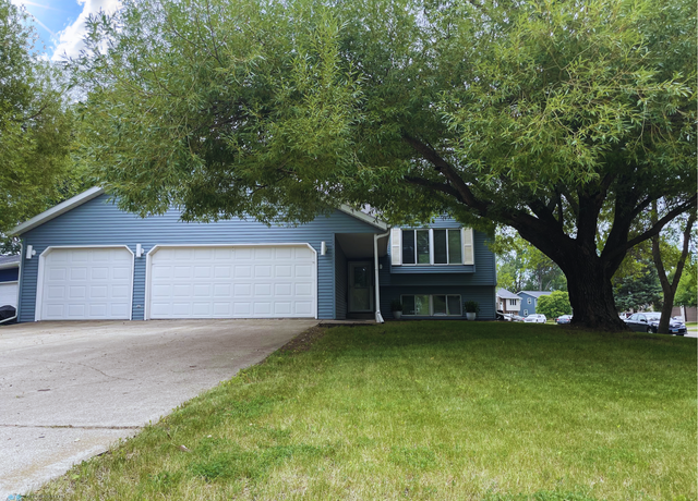 Property at 3101 Chelsea Ave S, Moorhead, MN 56560, 5 beds, 2 baths