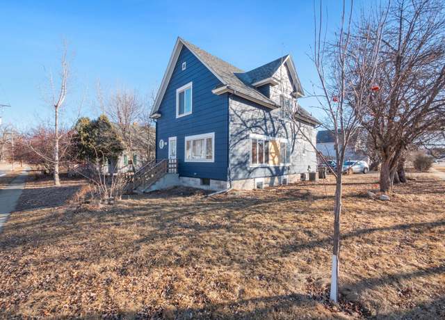Property at 276 Minnesota Ave W, Glenwood, MN 56334, 3 beds, 2 baths