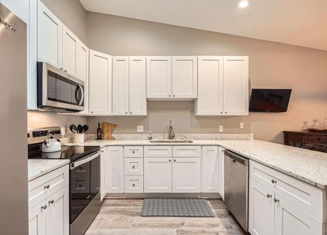 Property at 4271 Boulder Ridge Pt, Eagan, MN 55122, 3 beds, 2 baths