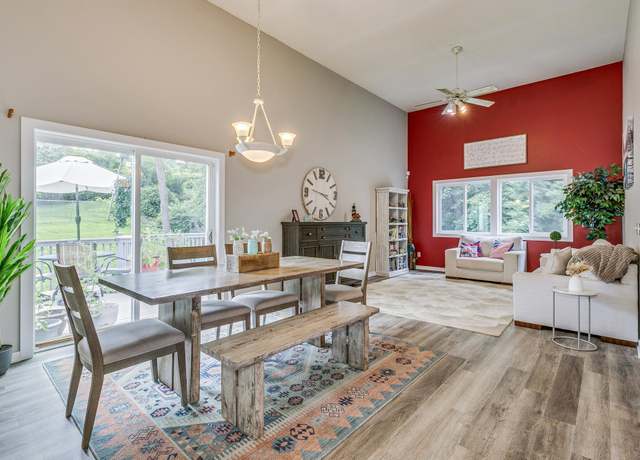 Property at 27 Maple Ln, Little Canada, MN 55117, 5 beds, 3 baths