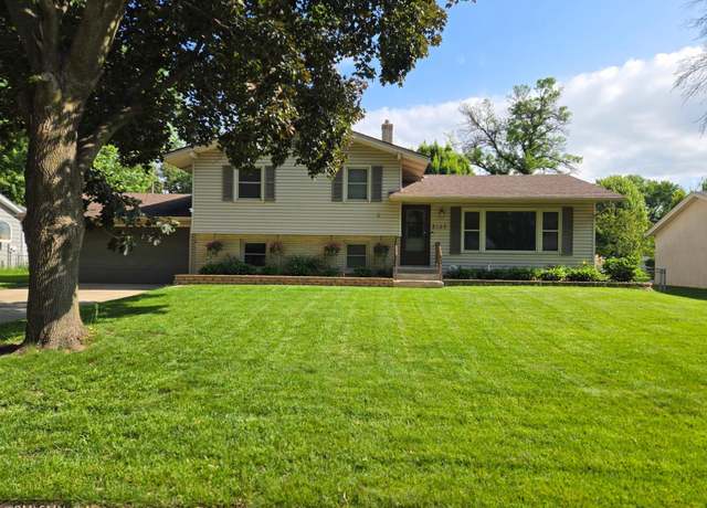 Property at 2167 Lakeaires Blvd, White Bear Lake, MN 55110, 3 beds, 2 baths