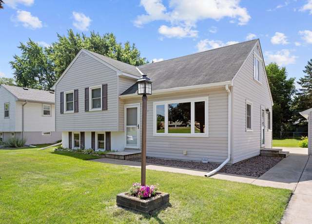 Property at 2083 Sunnyside Ter, New Brighton, MN 55112, 3 beds, 2 baths