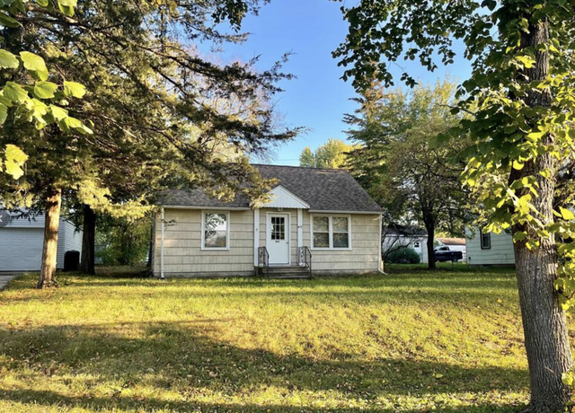 Property at 415 E Elm St, Redwood Falls, MN 56283, 3 beds, 2 baths