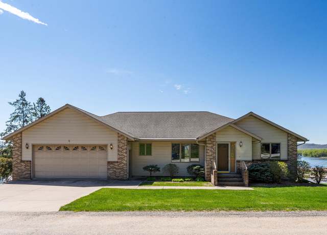 Property at 715 S Hill St, Fountain City, WI 54629, 3 beds, 3 baths