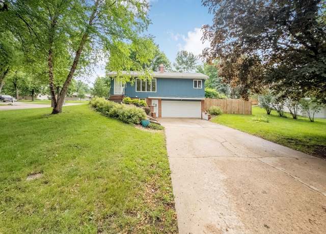 Property at 522 S Fairview Dr, Luverne, MN 56156, 3 beds, 2 baths