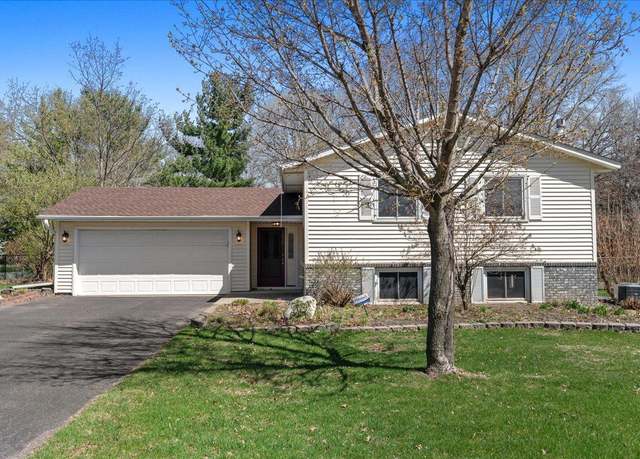 Property at 1833 Richal Dr, Woodbury, MN 55125, 4 beds, 2 baths