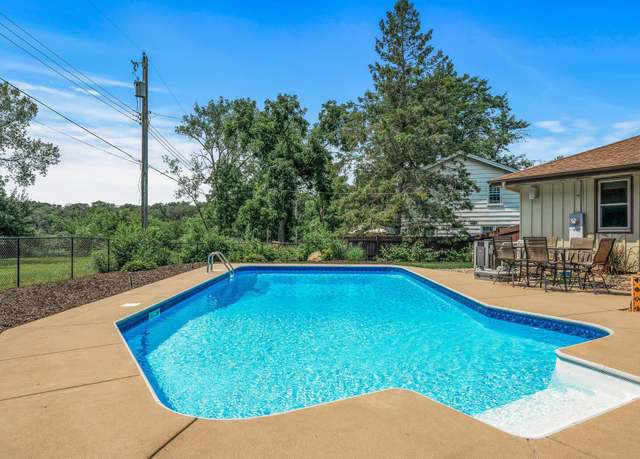 Property at 9030 Kell Cir, Bloomington, MN 55437, 4 beds, 2 baths
