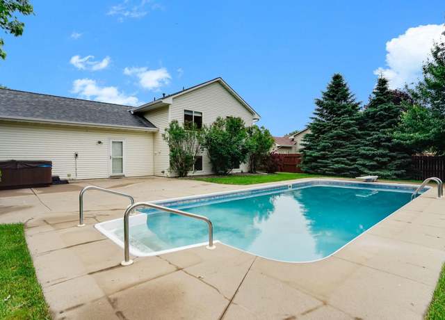 Property at 382 Tuttle Dr, Hastings, MN 55033, 4 beds, 3 baths