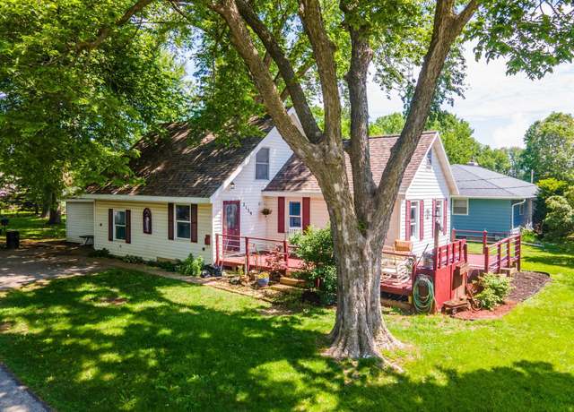 Property at 2139 19th St NW, Rochester, MN 55901, 3 beds, 2 baths