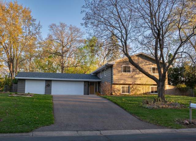 Property at 2241 17th St NW, New Brighton, MN 55112, 5 beds, 2 baths