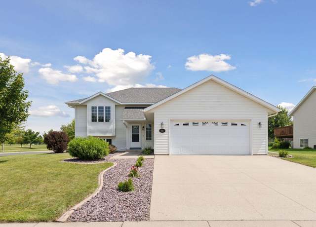 Property at 101 La Costa Ln, Mankato, MN 56001, 4 beds, 3 baths
