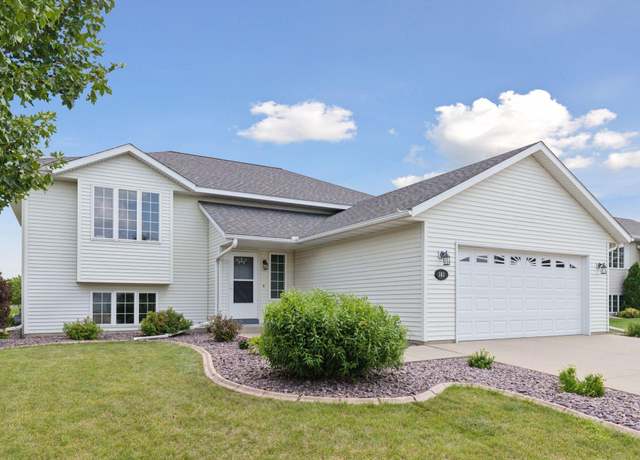 Property at 101 La Costa Ln, Mankato, MN 56001, 4 beds, 3 baths