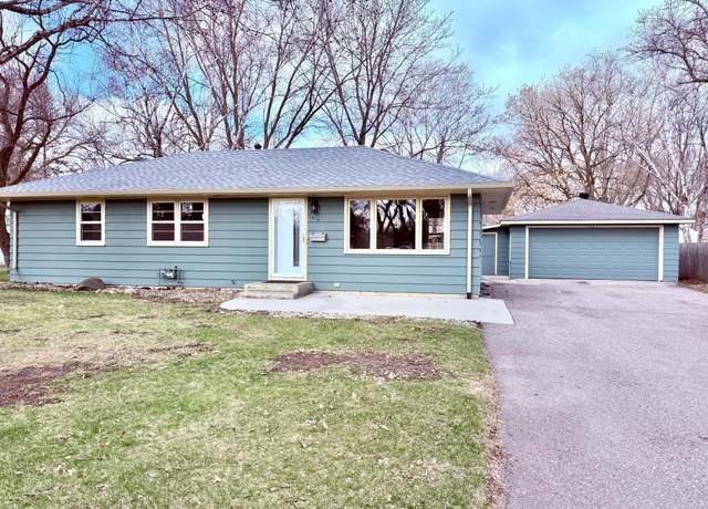 Property at 1216 15th St SW, Willmar, MN 56201, 3 beds, 2 baths