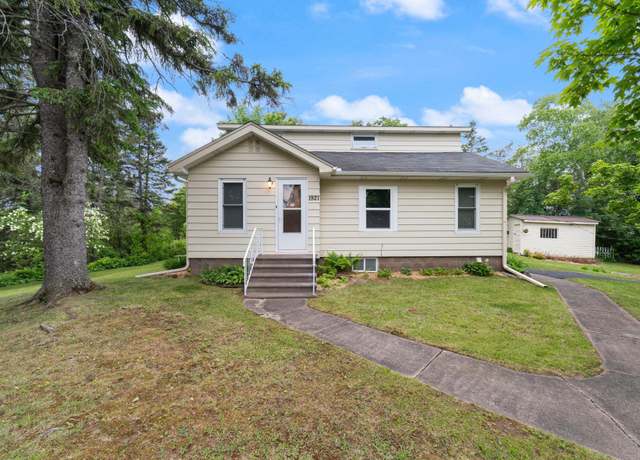 Property at 1921 Minneapolis Ave, Duluth, MN 55803, 6 beds, 3 baths