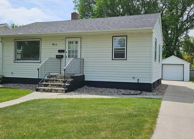 Property at 911 16th St N, Moorhead, MN 56560, 2 beds, 2 baths