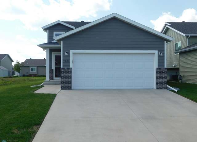 Property at 4531 17th St S, Moorhead, MN 56560, 4 beds, 2 baths