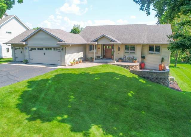 Property at 721 S Geneva Golf Club Dr NE, Alexandria, MN 56308, 5 beds, 4 baths