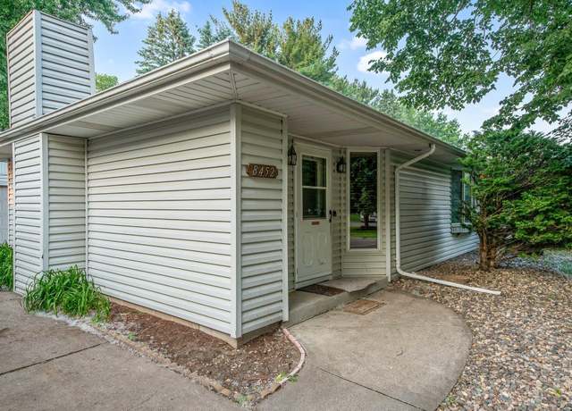 Property at 8452 85th St S, Cottage Grove, MN 55016, 3 beds, 2 baths