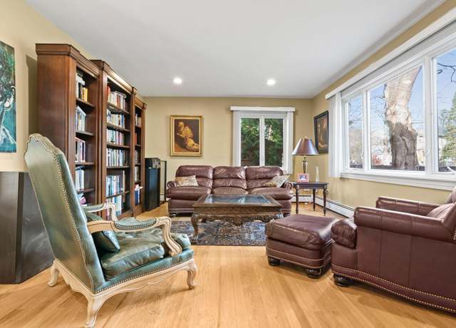 Property at 3515 W 22nd St, Minneapolis, MN 55416, 4 beds, 3 baths