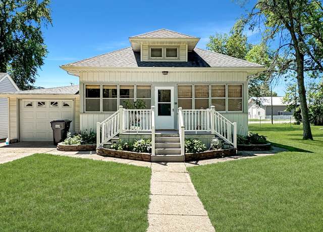 Property at 3018 Linden Ave, Slayton, MN 56172, 2 beds, 2 baths