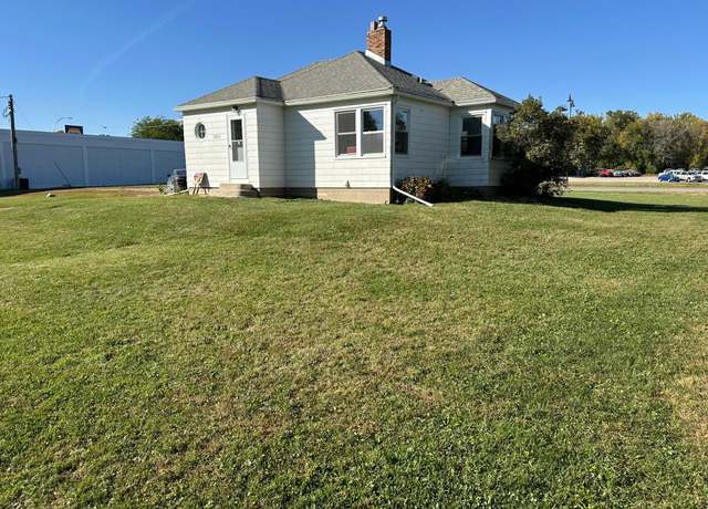 Property at 1715 SE Marshall St, Albert Lea, MN 56007, 3 beds, 2 baths