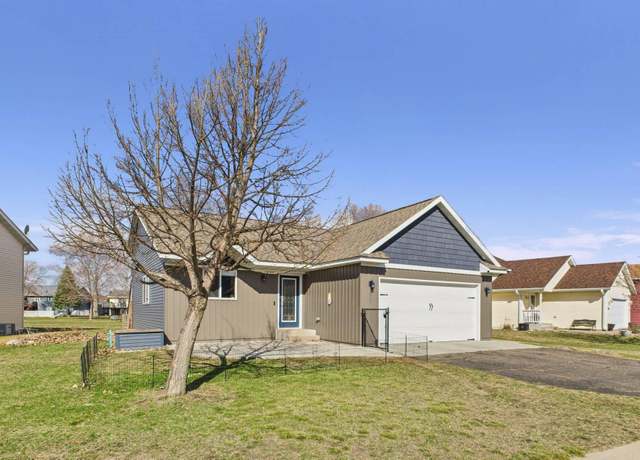 Property at 929 Savanna Ave, Saint Cloud, MN 56303, 3 beds, 2 baths
