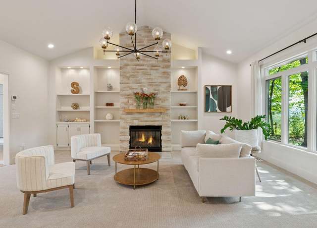 Property at 820 Vineland Ct, Chanhassen, MN 55317, 4 beds, 3 baths