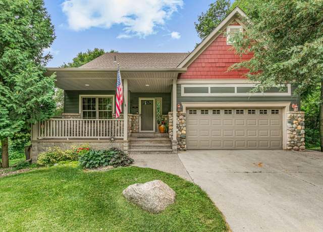 Property at 516 19th St SE, Willmar, MN 56201, 4 beds, 3 baths