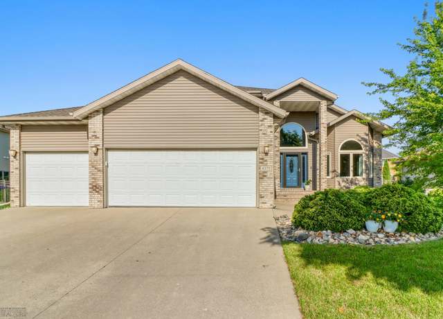 Property at 4375 58th St S, Fargo, ND 58104, 6 beds, 4 baths