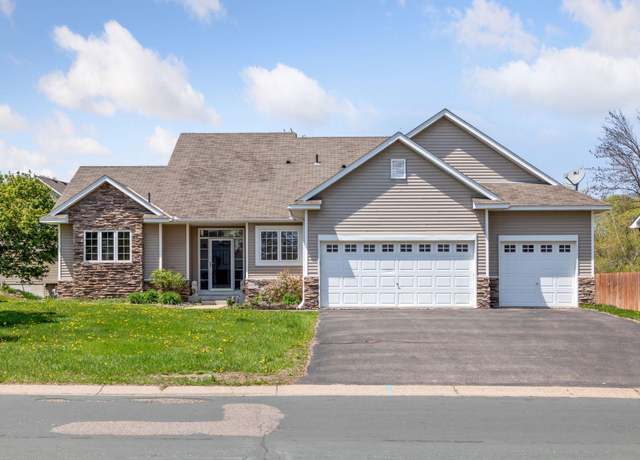 Property at 19281 Dunbury Ave, Farmington, MN 55024, 4 beds, 3 baths