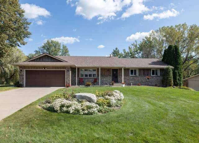 Property at 13420 Fairlawn Ct, Apple Valley, MN 55124, 3 beds, 3 baths